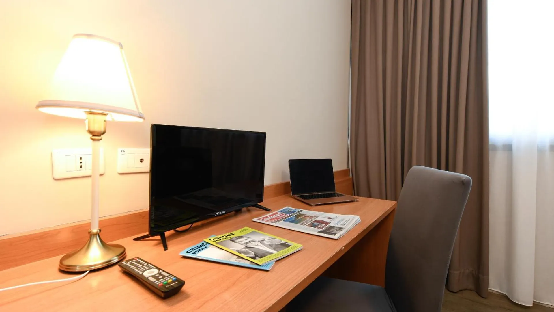 Hotel Garda Affi 3*,  Italy